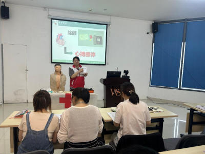 新就业群体考取“急救证” 化身商圈“急救侠” 