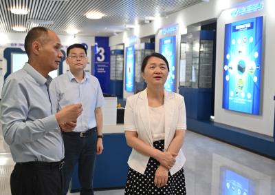 郭方芳到学习教育联系点仙人渡镇调研