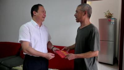 市领导开展“七一”走访慰问活动