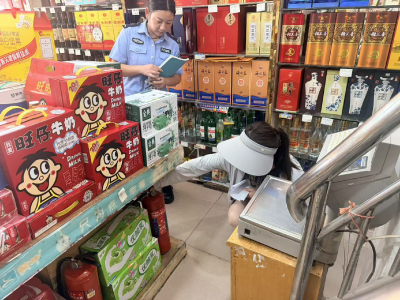 牌坊街社区：消防“回头看” 拧紧安全“加压阀”