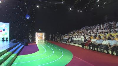 【加油，练习生】贫寒家庭却让她阳光自信、懂得感恩！