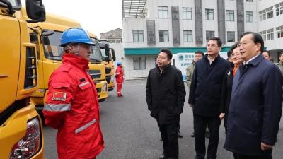 王忠林调研煤电油气运迎峰度冬保障工作