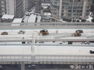 雨雪天气维持 但冻雨、冰粒强度减弱