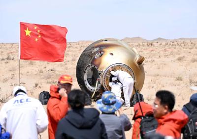 回地球第一顿，他们吃……
