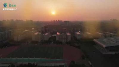 平凡之光——致敬三中校园里的劳动者