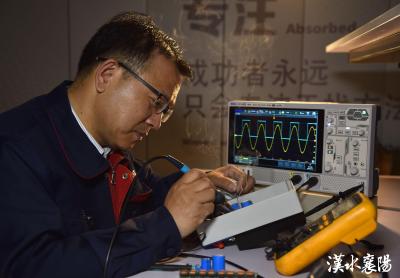 匠星闪耀·全国劳模风采录丨全国劳动模范庹德兵：深耕行业三十载 创新不止铸匠魂