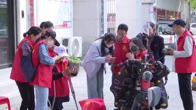 襄州：志愿者进社区  服务群众更贴心