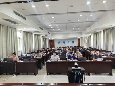 全市上半年城镇老旧小区改造工作推进会召开