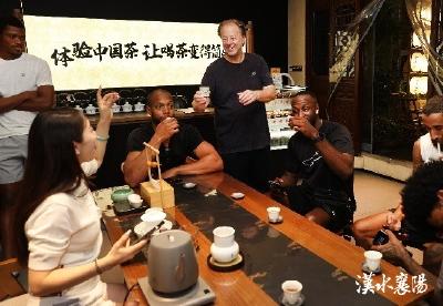 湖北襄阳：以赛为媒激活夜经济 