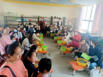 蕲春县第六实验小学教联体女教师共庆妇女节