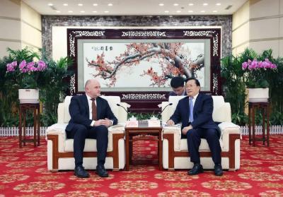 王忠林会见波兰库亚瓦滨海省省长彼得·查乌贝茨基