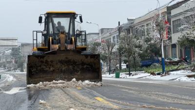 视频｜各地积极应对低温雨雪冰冻灾害天气