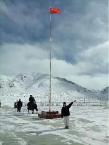 龙里个龙里个龙里个龙，数一数多少龙给您拜年啦