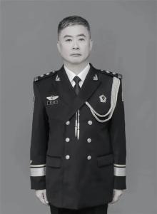 迎面截停嫌疑车辆！一名共产党员生命最后的抉择……