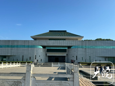 千里跃进大别山｜采访团成员在红土地上重温红色历史