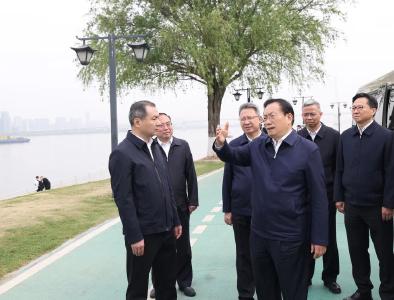 王忠林在武汉调研时强调 加快推进百里长江生态廊道建设 着力打造城市的名片人民的乐园