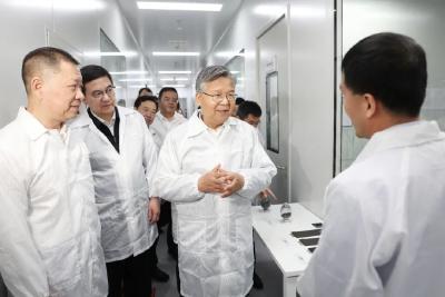 李殿勋在汉调研新能源产业