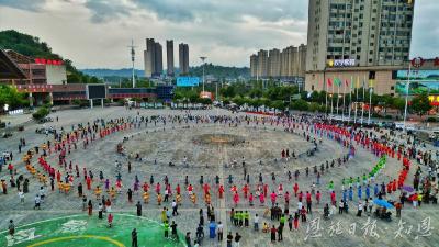 风雨同舟筑“长城”——恩施州干群抗洪救灾全景纪实