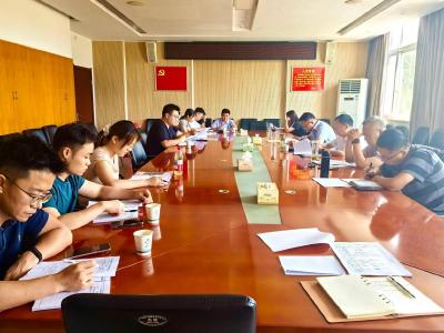 咸安区官埠桥镇：年轻干部“四个五”工作法开好屋场会