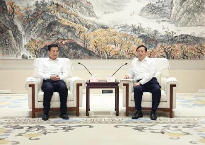 王忠林会见新华社党组书记、社长傅华 唱响主旋律 弘扬正能量 为加快建成中部地区崛起重要战略支点凝心聚力