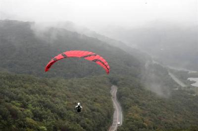 三载乘风起，荆门展新姿——三届滑翔伞定点世界杯为荆门带来了什么