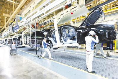 万亿产业刷新全国显示度 实体经济支撑更强劲