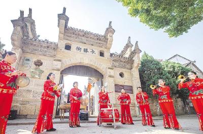 大别山精神启示录：28年红旗不倒 百年初心不移