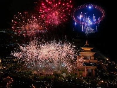 金奖加冕问梅村！黄梅以文旅融合擦亮 “戏乡福地” 名片