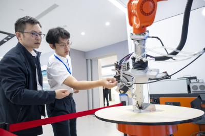 经济参考报｜向新而行才智涌流 科创推动蓄势赋能 ——湖北“尖刀”工程培育新质生产力观察