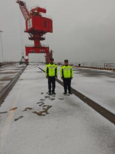 图文直击丨迎风战雪，是他们→（持续更新）