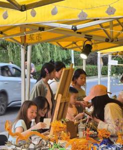 搜索量暴增300%！主题市集如何解锁“流量密码”