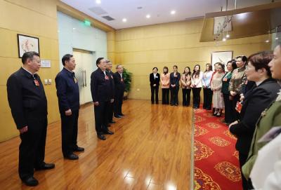 湖北代表团举行庆祝“三八”国际劳动妇女节活动 向全省广大妇女同胞致以节日祝贺和美好祝福 王忠林致辞 李殿勋参加