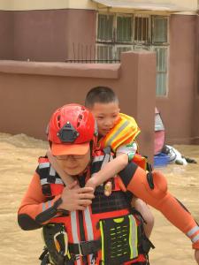 暴雨袭城！咸丰转移安置1.8万余人