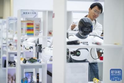 四中全会精神在基层｜从“中国光谷”迈向“世界光谷”