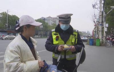 孝昌交警整治摩托车交通违法行为 助力五城同创