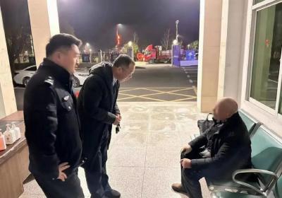 孝昌：“平安夜巡”暖人心  走失老人找到“回家路”