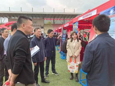 孝昌县企事业单位组团赴高校招贤引才