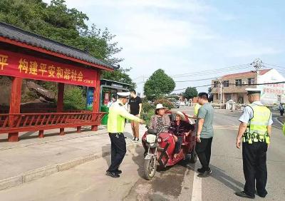 孝昌王店：严查违规驾驶  保障出行安全