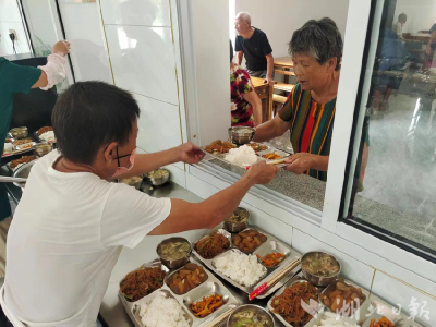 孝昌周巷镇：“幸福食堂”飘出“暖心味道”