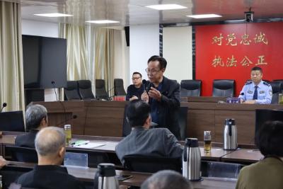 孝昌公安退休老干部重返警营共庆佳节