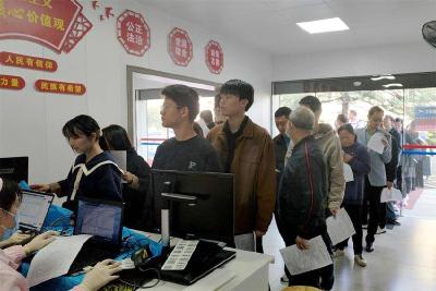 孝昌：百余名教育工作者集体献血  彰显师者担当