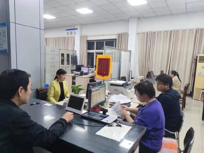 孝昌：不动产办证“延时服务” 获企业称赞