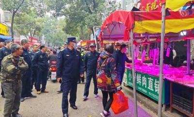 孝昌：人性化整治“马路市场”  “烟火气”也要有文明味