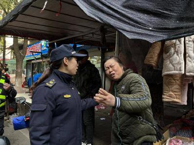 孝昌：整治“马路市场”占道扰民 让“烟火气”增添“文明味”