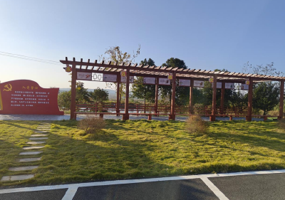 孝昌王店：污水塘变身秀美景观池