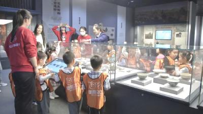 触知家乡 热爱家乡 孝昌开展“小读者”社会体验活动