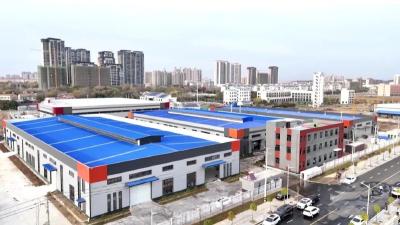 前景广阔 湖北艺鸣塑胶跑道材料生产项目建成投产