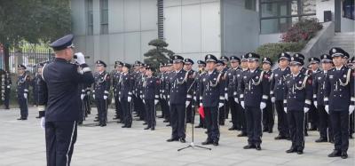 警徽熠熠 旗帜飞扬 孝昌举行庆祝“第四个中国人民警察节”升旗仪式暨荣誉仪式