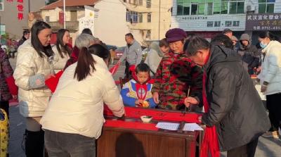 孝昌小河：迎新送福送岗位