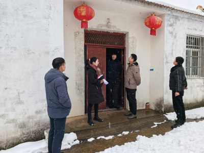 战冰雪 保平安——孝感市科技局驻彭店村工作队工作纪实